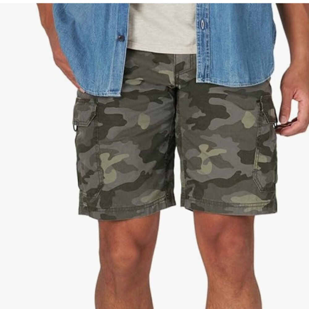 nwt Lee Men's Extreme Motion Crossroad Cargo Short, woodland camo, 29